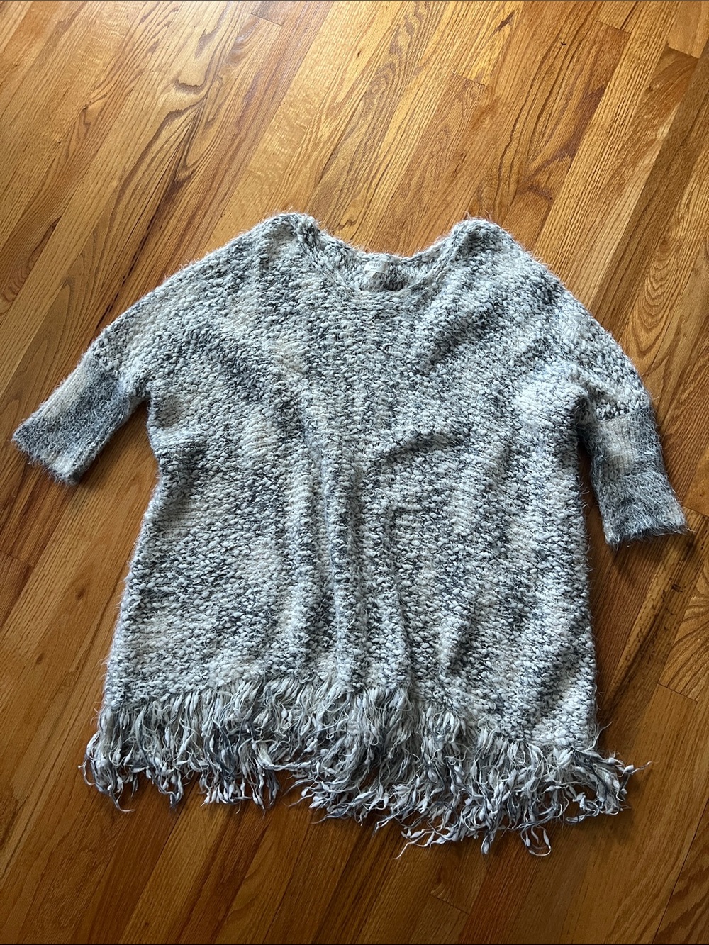 Umgee Gray Scoop Neck Fringe-Hem Sweater
